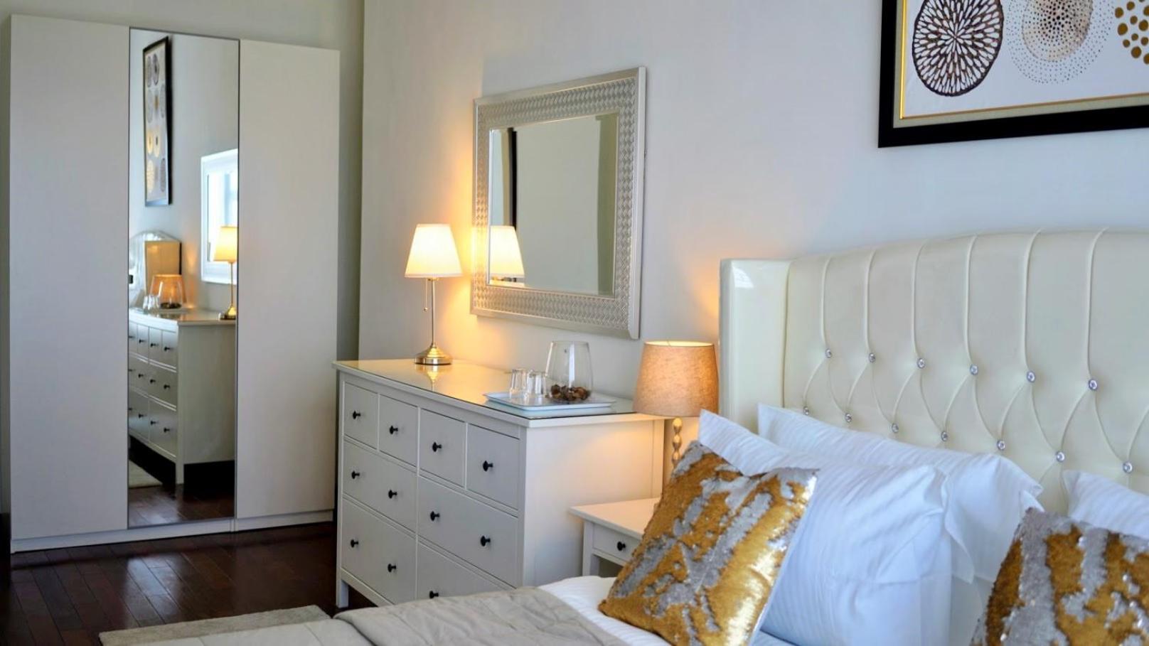 2Br Lucky Tower Residence Jakarta Old Town Top Floor Condo Exteriör bild