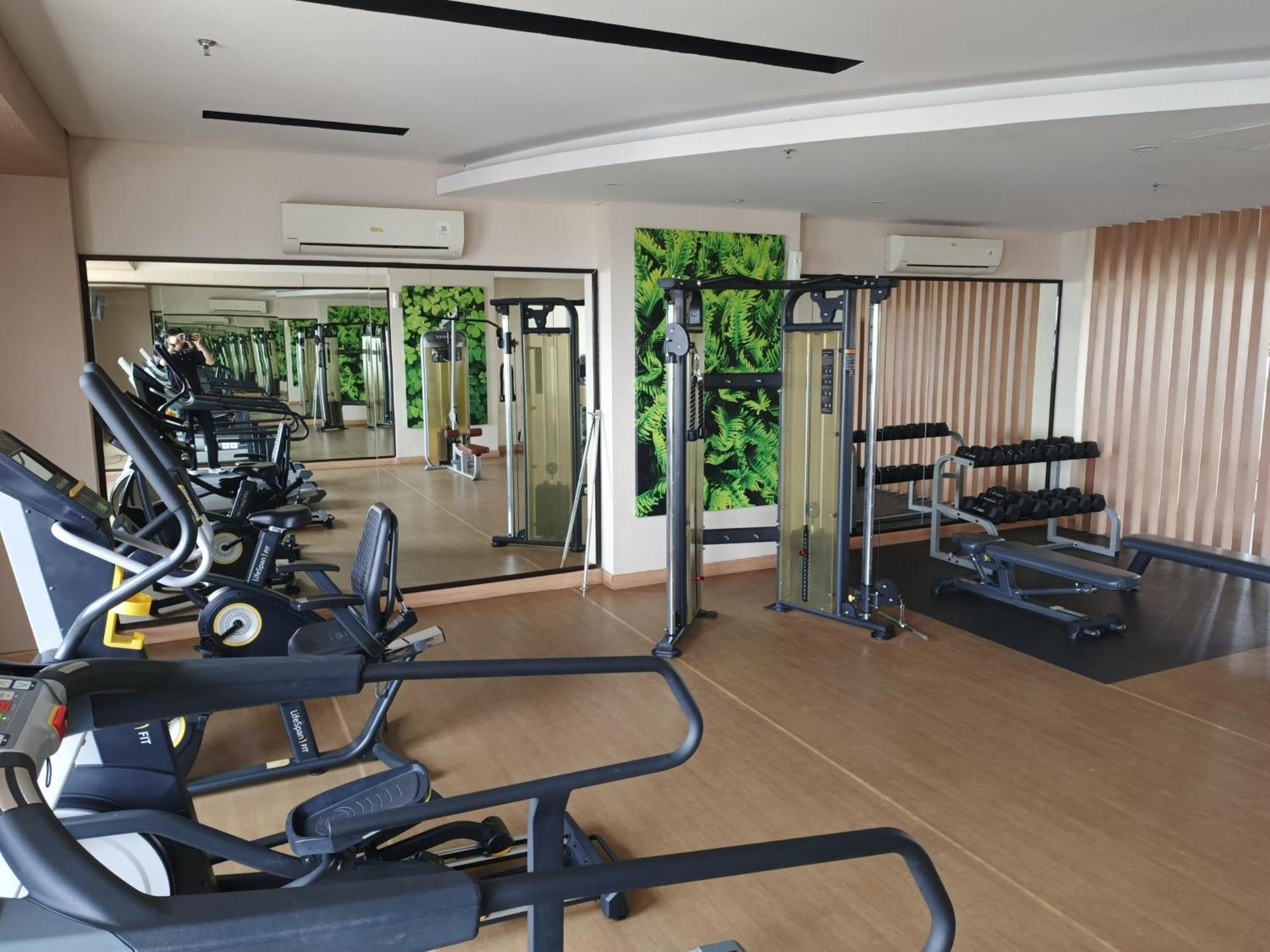 2Br Lucky Tower Residence Jakarta Old Town Top Floor Condo Exteriör bild