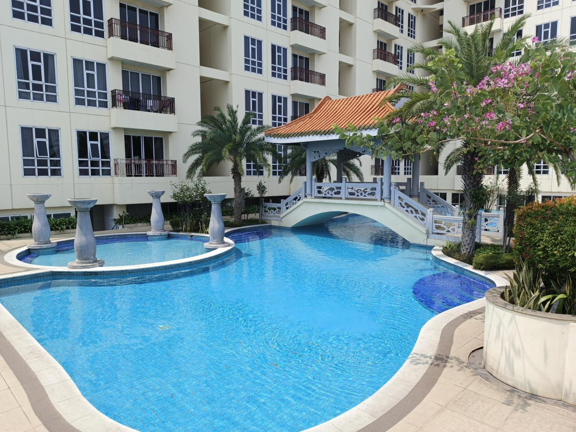 2Br Lucky Tower Residence Jakarta Old Town Top Floor Condo Exteriör bild