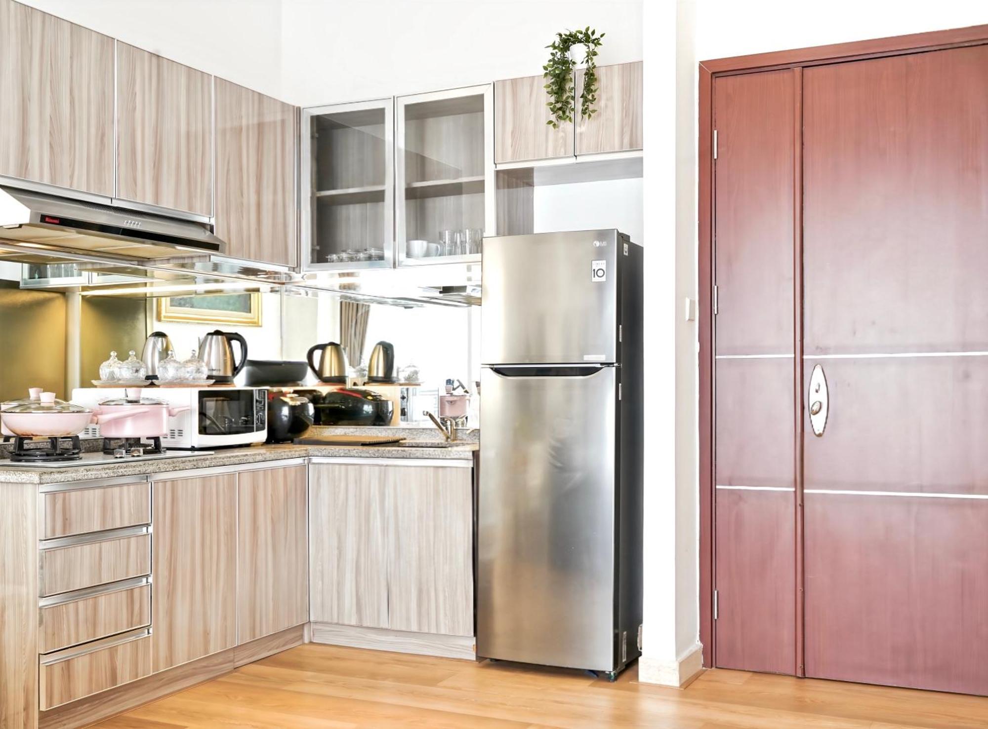 2Br Lucky Tower Residence Jakarta Old Town Top Floor Condo Exteriör bild