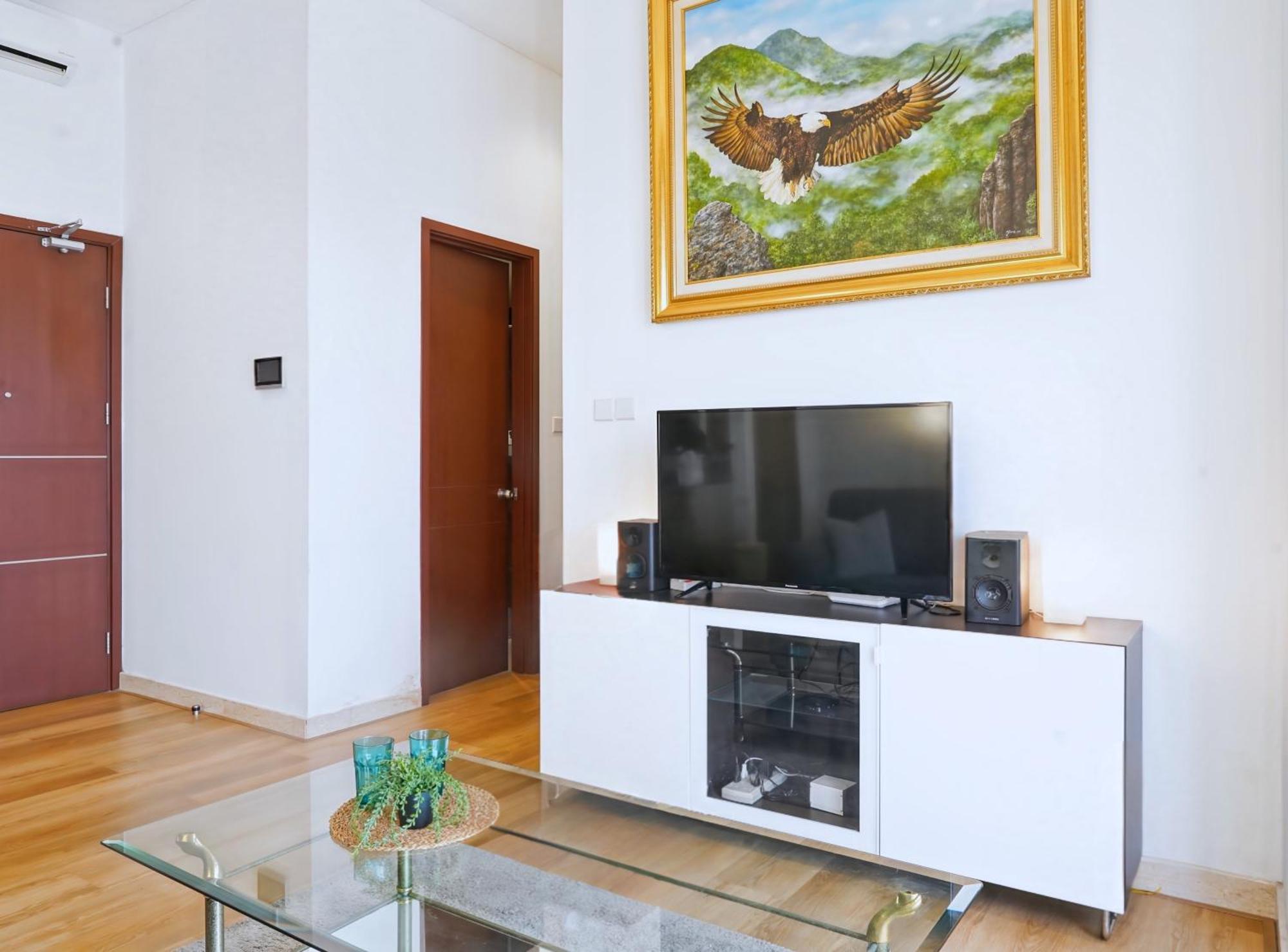2Br Lucky Tower Residence Jakarta Old Town Top Floor Condo Exteriör bild
