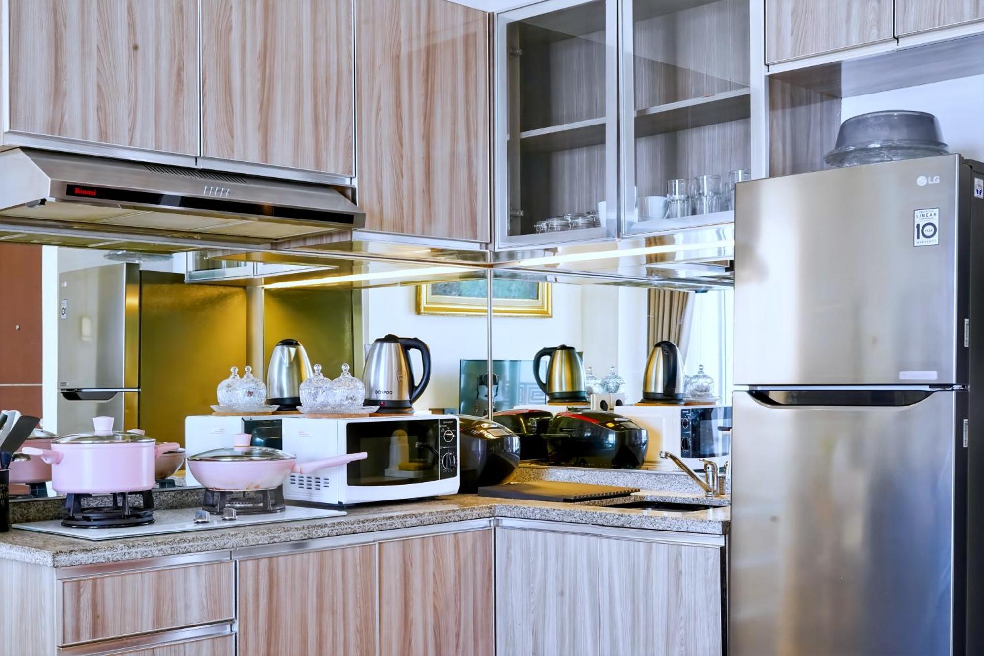 2Br Lucky Tower Residence Jakarta Old Town Top Floor Condo Exteriör bild